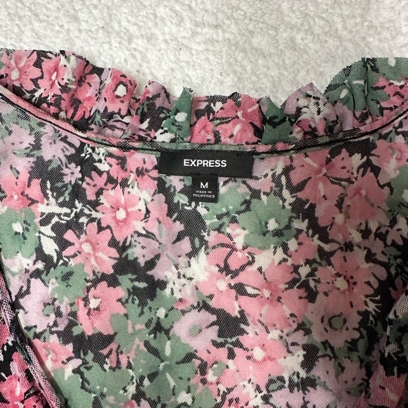 Express Ruffled Tank Size M - Picture 4 of 4